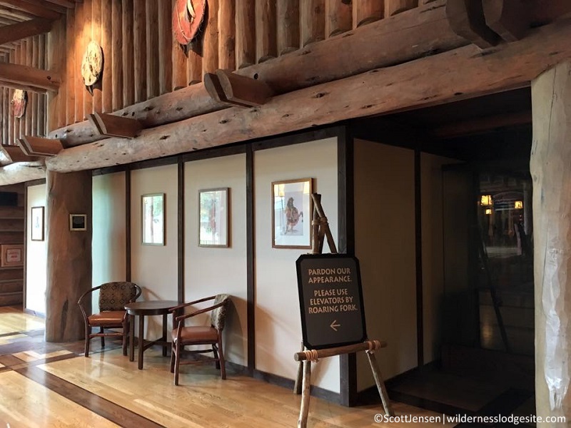 Walls in the lobby near the springs